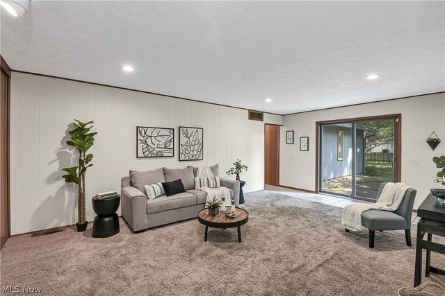 10773 Pebble Brook Lane, Strongsville, OH 44149