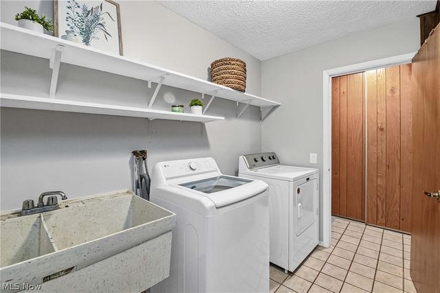 10773 Pebble Brook Lane, Strongsville, OH 44149