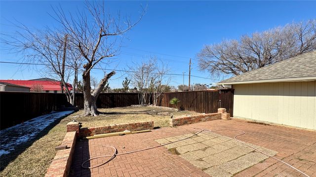 3915 Spring Hollow Drive, Carrollton, TX 75007