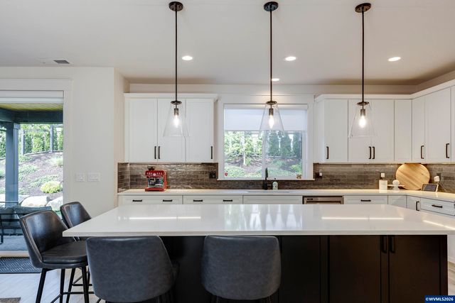 3253 Doughton St S, Salem, OR 97302