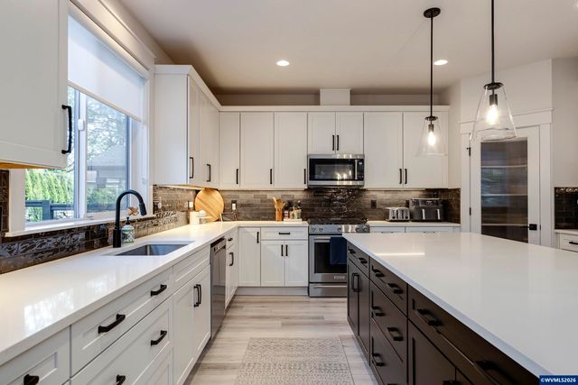 3253 Doughton St S, Salem, OR 97302