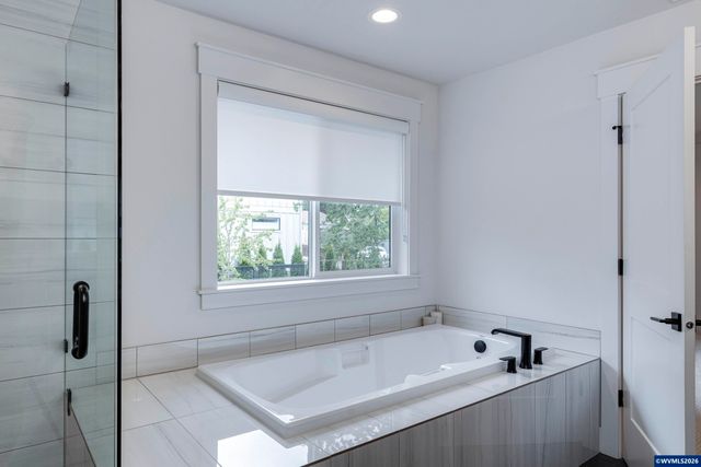 3253 Doughton St S, Salem, OR 97302