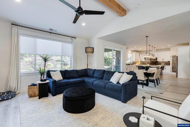 3253 Doughton St S, Salem, OR 97302