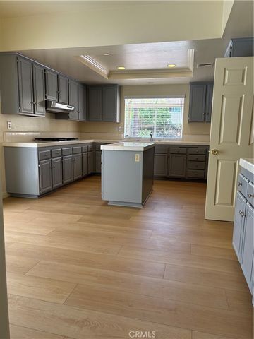 7515 Melvin, Reseda, CA 91335
