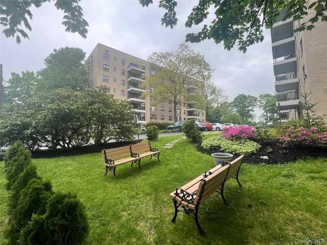 35 Stewart 601, Mount Kisco, NY 10549