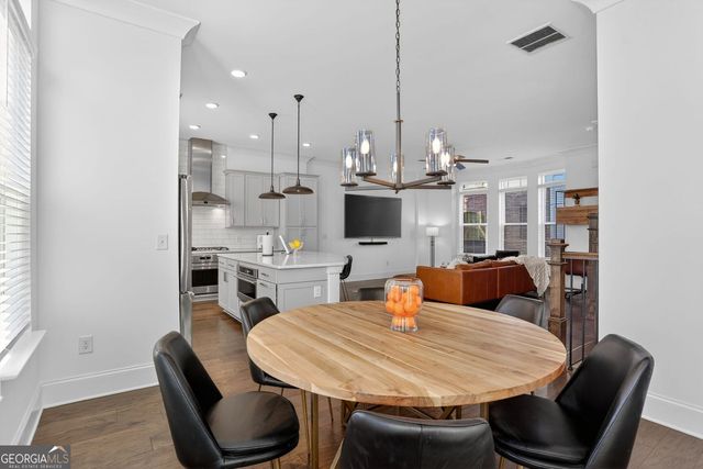 513 NE Broadview Place NE, Atlanta, GA 30324