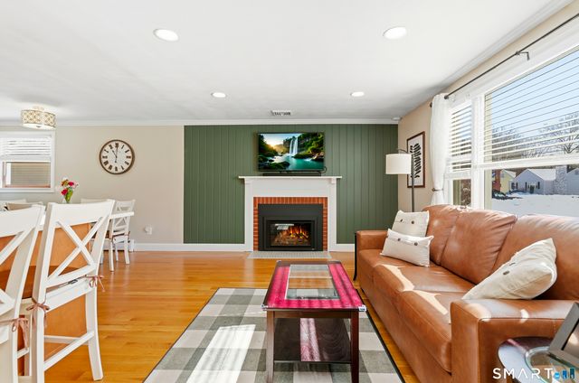 140 Dowd Street, Newington, CT 06111