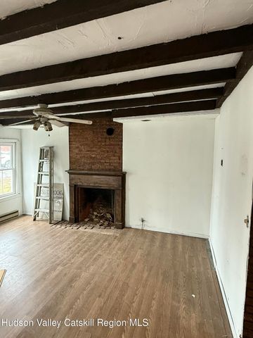 11 N Montgomery Street, Athens, NY 12015