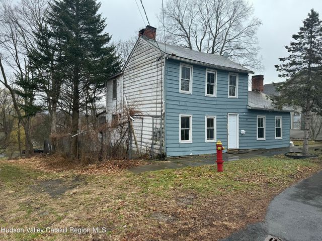11 N Montgomery Street, Athens, NY 12015