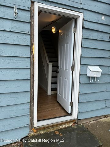 11 N Montgomery Street, Athens, NY 12015