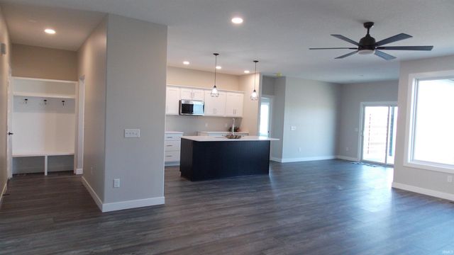 5070 CHICKADEE Drive, Woodburn, IN 46797