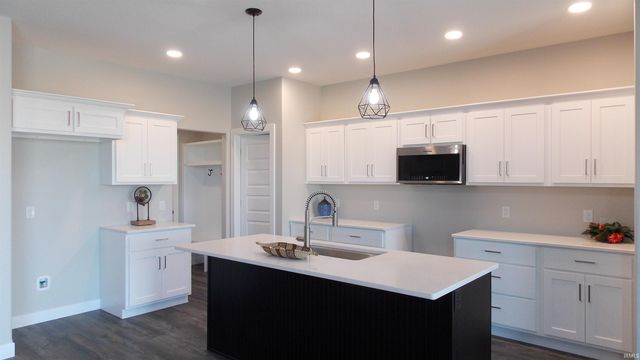 5070 CHICKADEE Drive, Woodburn, IN 46797