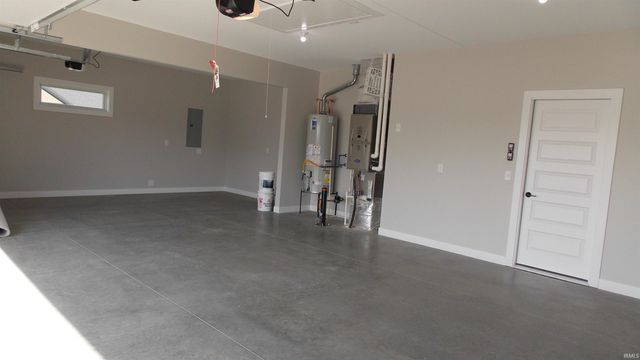 5070 CHICKADEE Drive, Woodburn, IN 46797