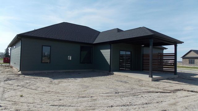 5070 CHICKADEE Drive, Woodburn, IN 46797