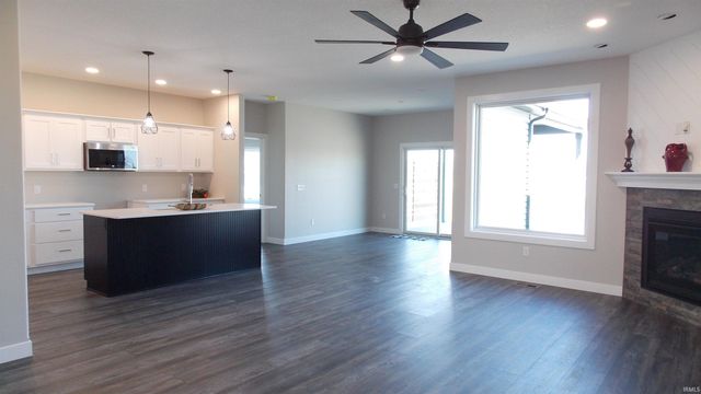 5070 CHICKADEE Drive, Woodburn, IN 46797