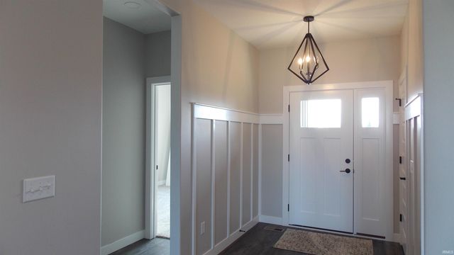 5070 CHICKADEE Drive, Woodburn, IN 46797