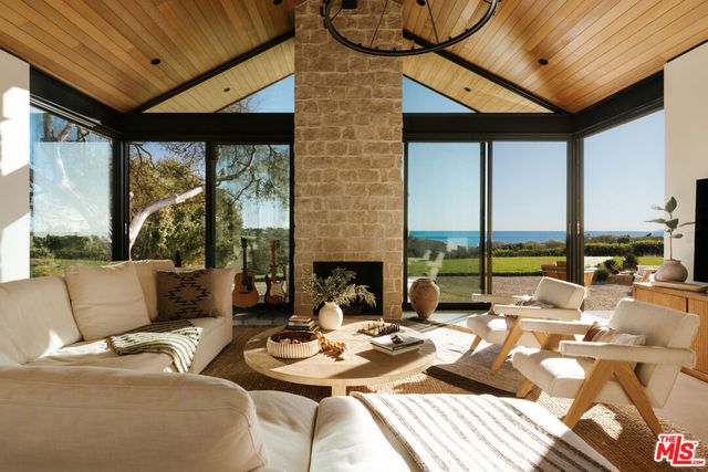 5792 Calpine Drive, Malibu, CA 90265