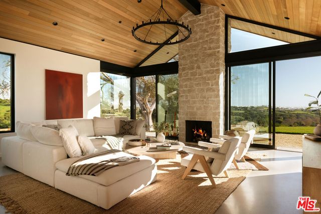 5792 Calpine Drive, Malibu, CA 90265