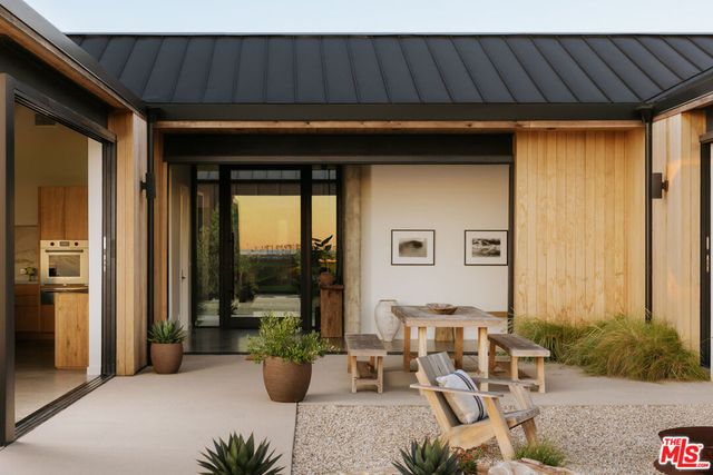 5792 Calpine Drive, Malibu, CA 90265