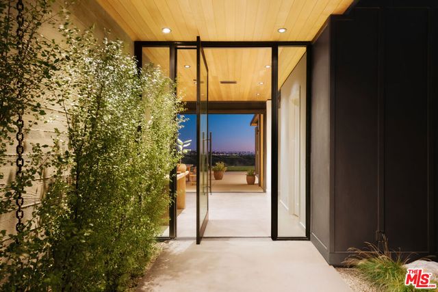 5792 Calpine Drive, Malibu, CA 90265