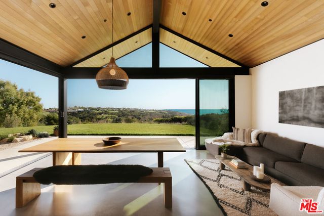 5792 Calpine Drive, Malibu, CA 90265