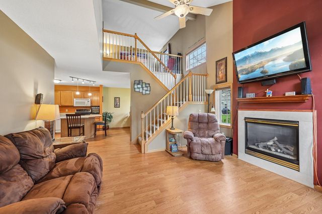 2357 Oakridge Circle, Hudson, WI 54016