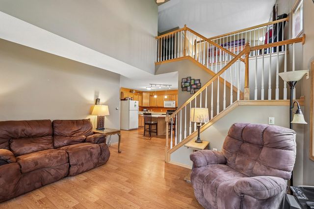 2357 Oakridge Circle, Hudson, WI 54016