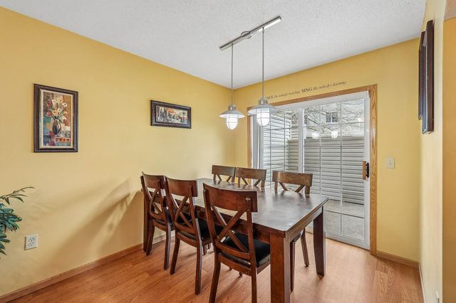 2357 Oakridge Circle, Hudson, WI 54016