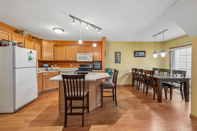 2357 Oakridge Circle, Hudson, WI 54016
