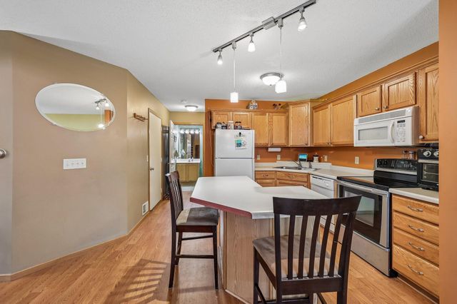 2357 Oakridge Circle, Hudson, WI 54016