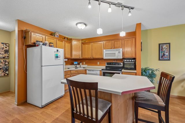 2357 Oakridge Circle, Hudson, WI 54016