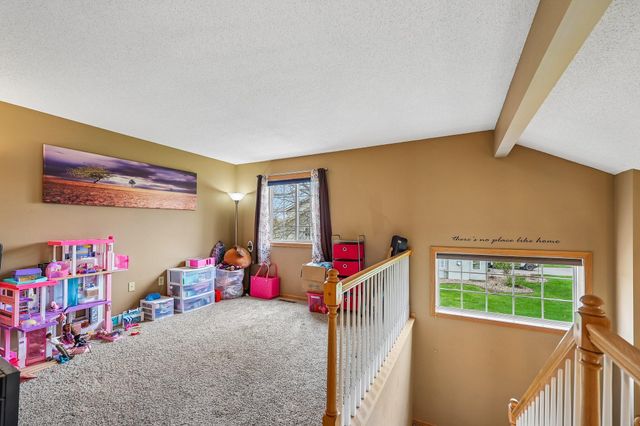 2357 Oakridge Circle, Hudson, WI 54016