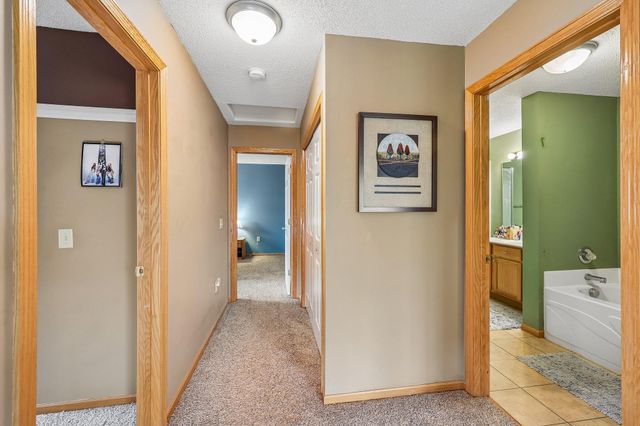 2357 Oakridge Circle, Hudson, WI 54016