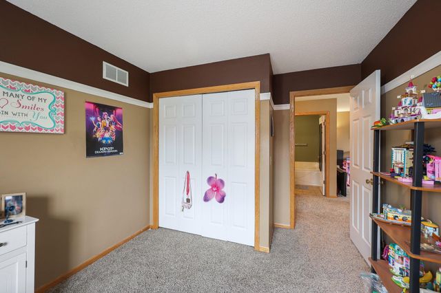2357 Oakridge Circle, Hudson, WI 54016