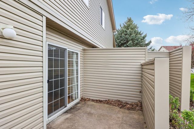 2357 Oakridge Circle, Hudson, WI 54016