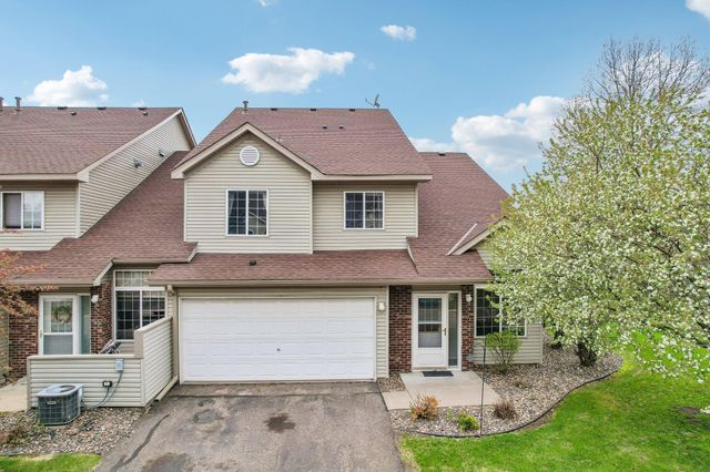2357 Oakridge Circle, Hudson, WI 54016