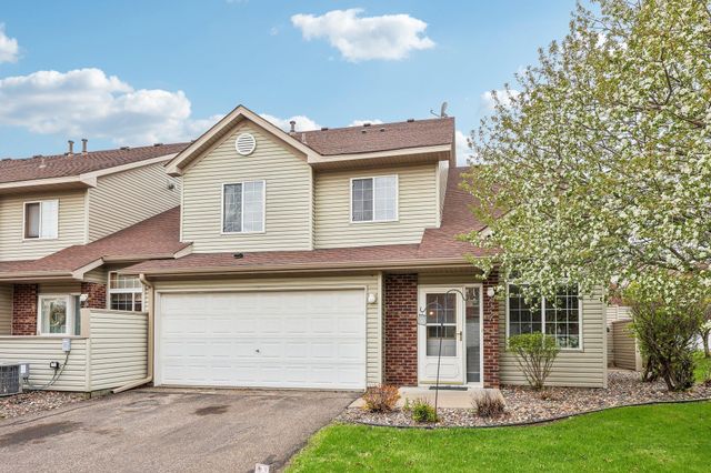 2357 Oakridge Circle, Hudson, WI 54016