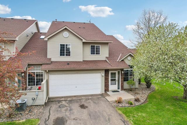 2357 Oakridge Circle, Hudson, WI 54016
