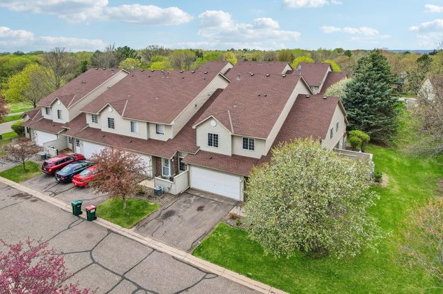 2357 Oakridge Circle, Hudson, WI 54016