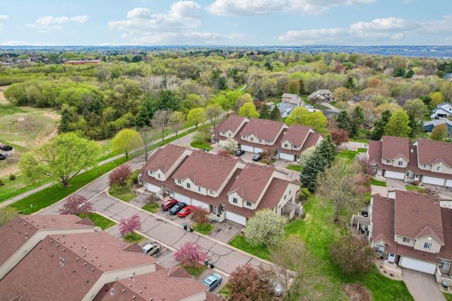 2357 Oakridge Circle, Hudson, WI 54016