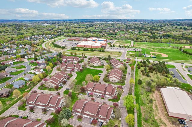 2357 Oakridge Circle, Hudson, WI 54016