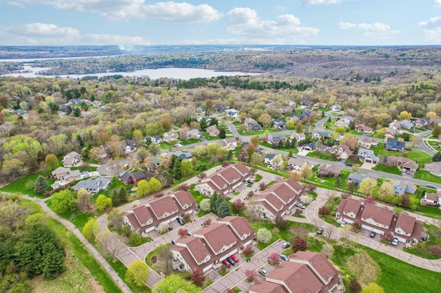 2357 Oakridge Circle, Hudson, WI 54016