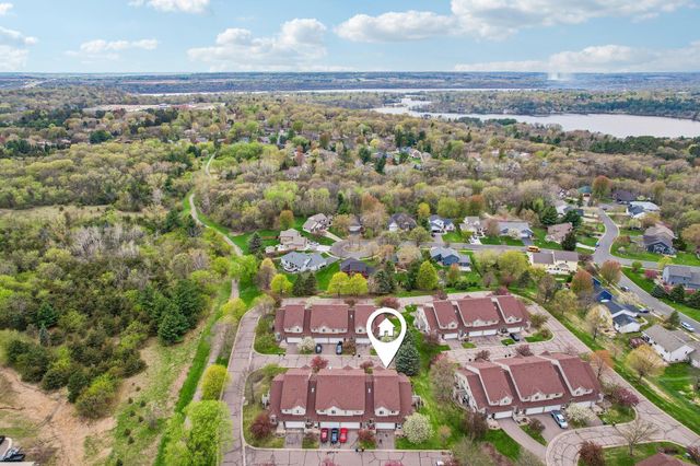 2357 Oakridge Circle, Hudson, WI 54016
