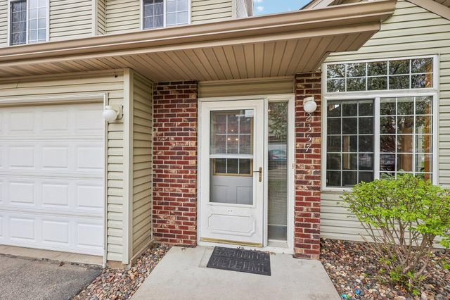 2357 Oakridge Circle, Hudson, WI 54016