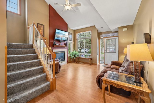 2357 Oakridge Circle, Hudson, WI 54016