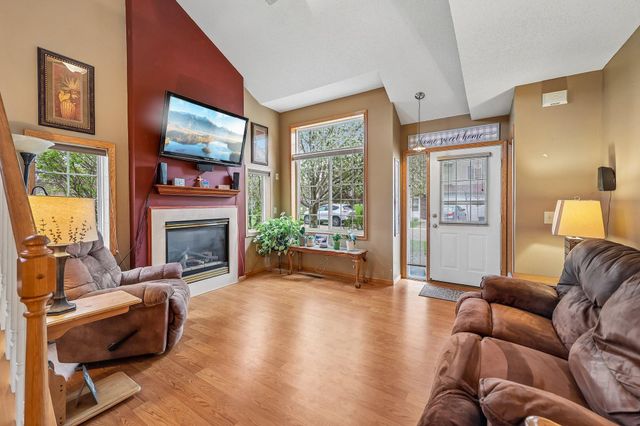 2357 Oakridge Circle, Hudson, WI 54016
