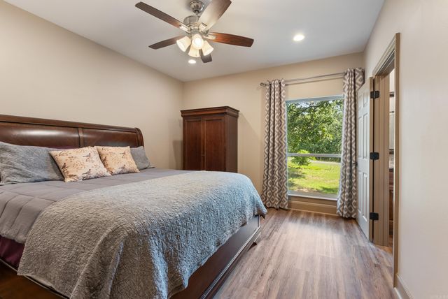 67 High Point Drive, Mayflower, AR 72106