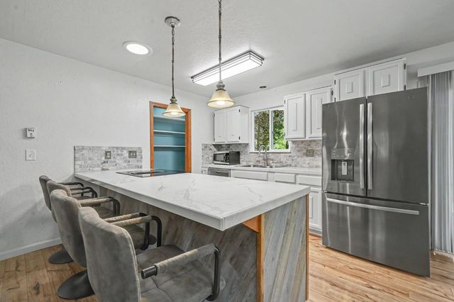 24317 Carson Dr, Pioneer, CA 95666
