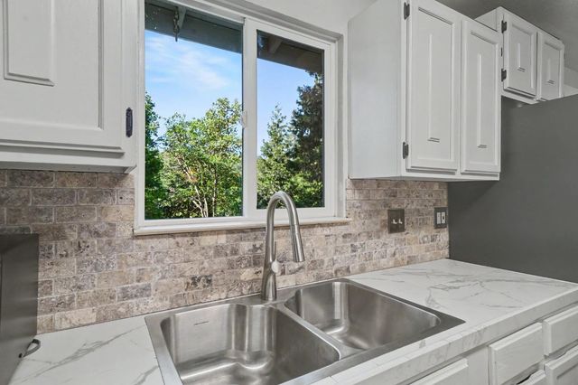 24317 Carson Dr, Pioneer, CA 95666
