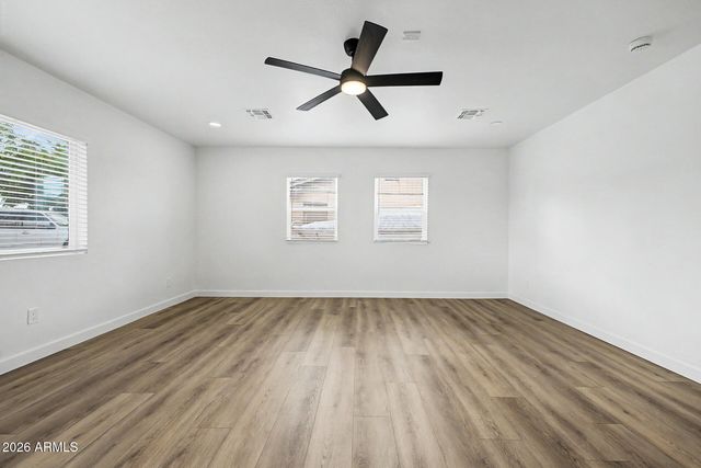 1004 W MANHATTON Drive, Tempe, AZ 85282